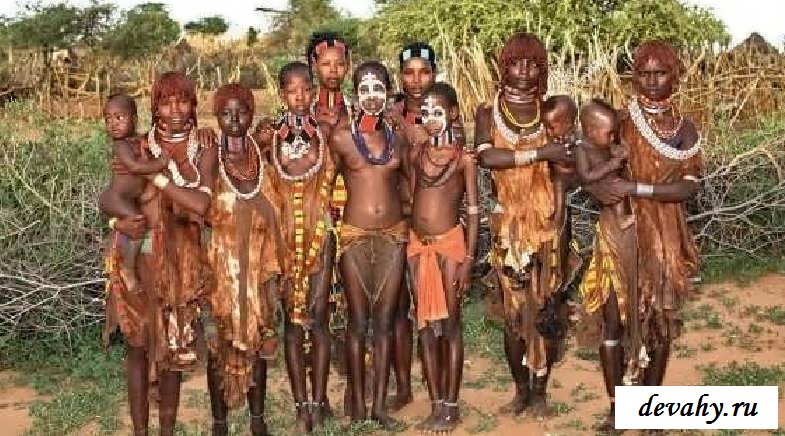 Нагие племена покажут свои традиции (17 фотки эротики)